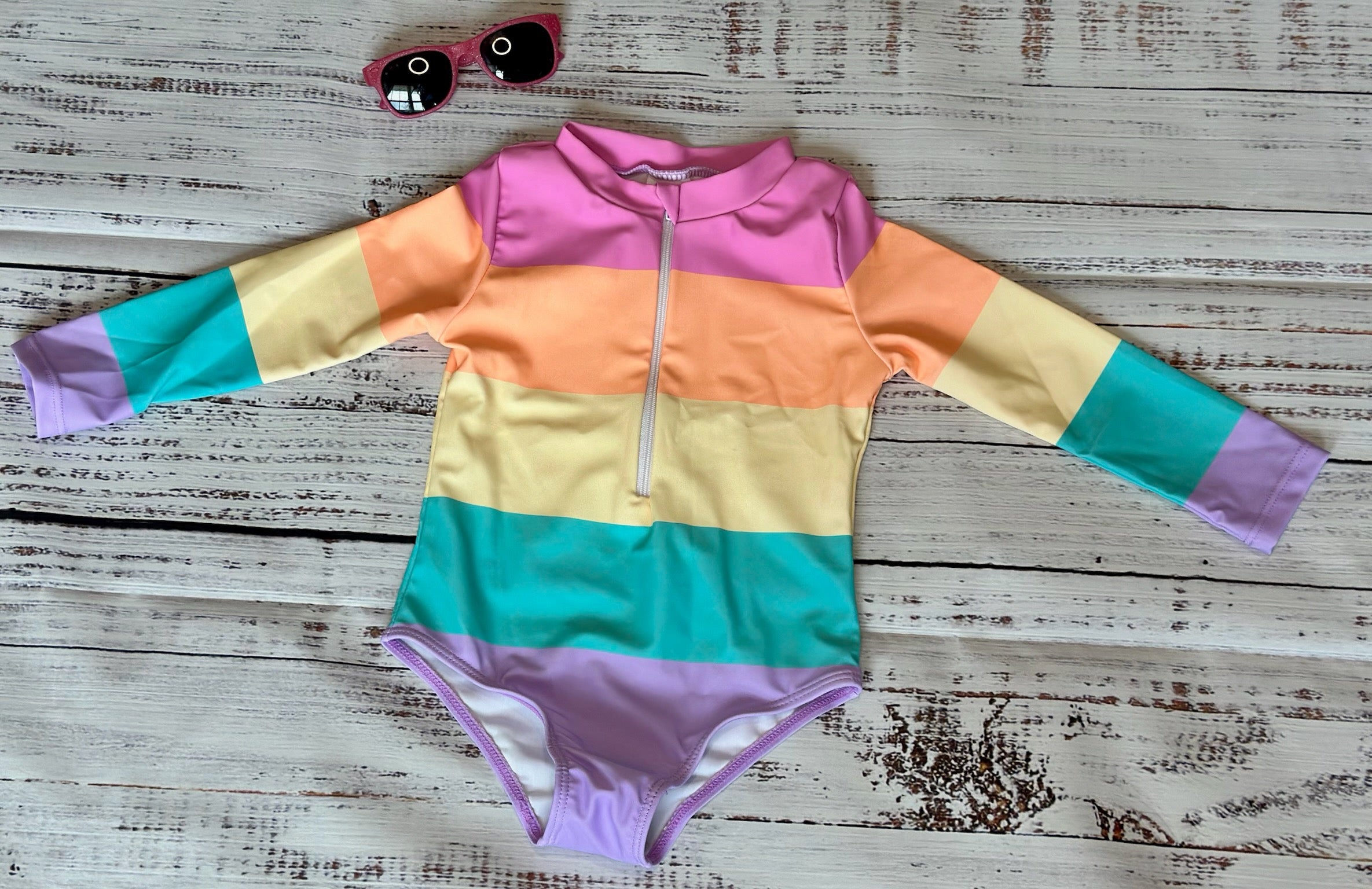 Rainbow longsleeve with heart shapped zipper
